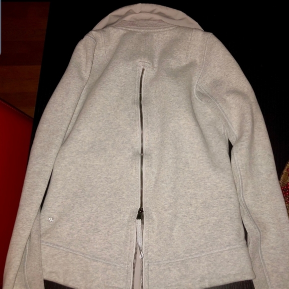 Lululemon Jacket - Picture 3 of 6